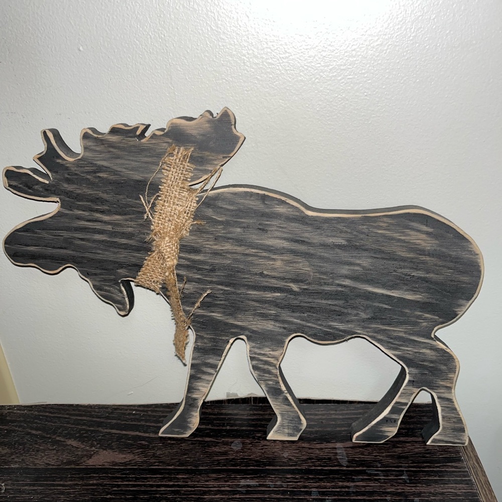 Primitive moose sign